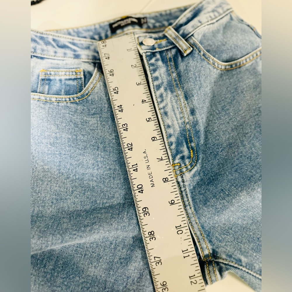 PrettyLittleThing Jeans Relaxed Fit High Rise Straight Leg Denim Light Wash SZ 4 - Picture 12 of 15